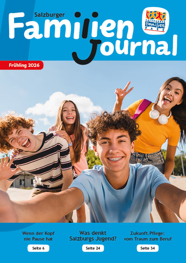 Familien Journal Ausgabe 2023 mit fröhlichen Familien auf dem Cover. Das Heft enthält Artikel zu Themen wie Kindererziehung, Gesundheit und Freizeitgestaltung. Ideal für Eltern und Familien.